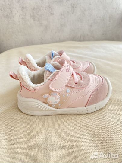 Кроссовки для девочки