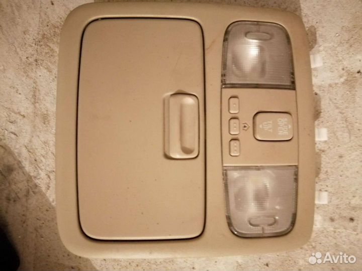 Toyota solara 2003-2008 плафон освещение салона