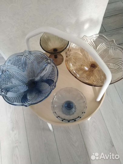 Ваза для фруктов на ножке цветное стекло СССР