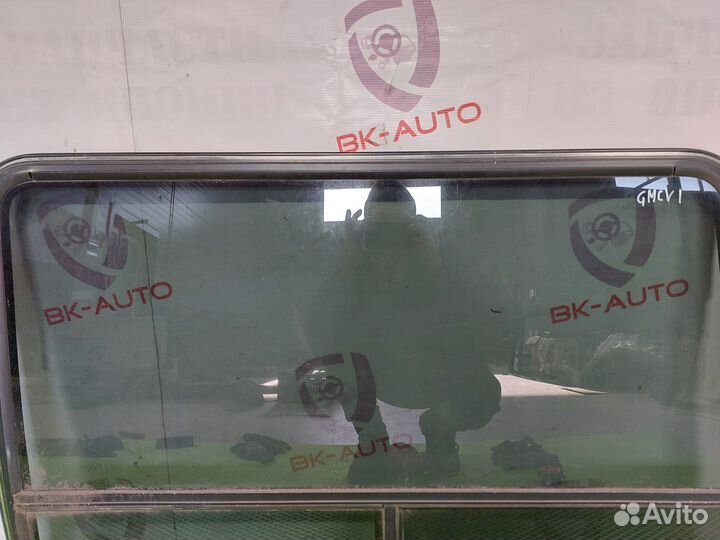 Стекло заднее боковое GMC Vandura 91г
