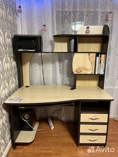 Компьютерный стол