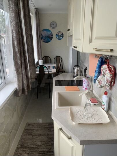 2-к. квартира, 50 м², 2/10 эт.