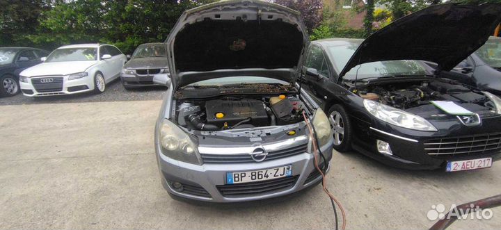 Щеткодержатель лобового стекла opel astra H 2005