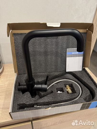 Смеситель с подключением к фильтру черный