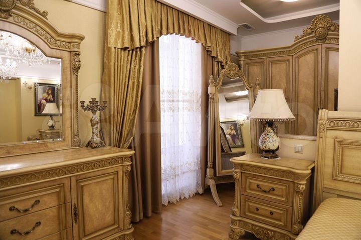 3-к. квартира, 149 м², 3/9 эт.