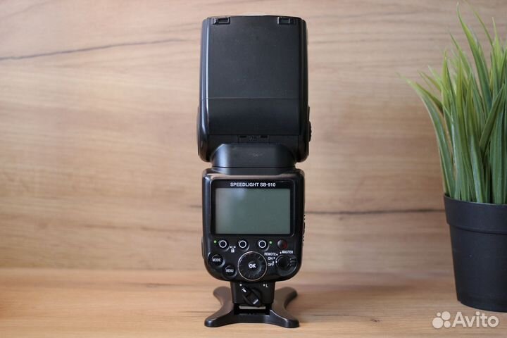Вспышка Nikon Speedlight SB-910