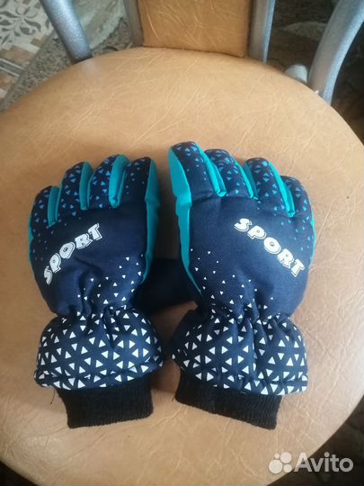 Перчатки детские на 6-8 лет