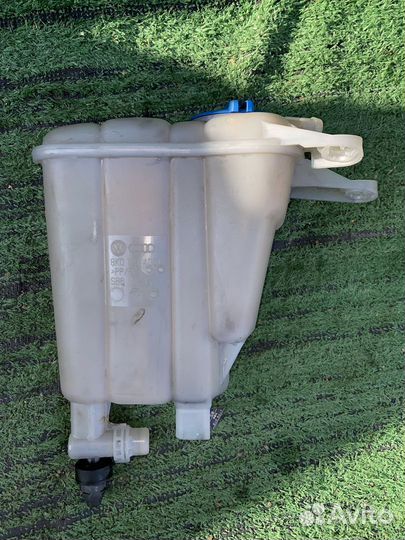 Бачок расширительный Audi A4 B8 8K2 8K0121403G