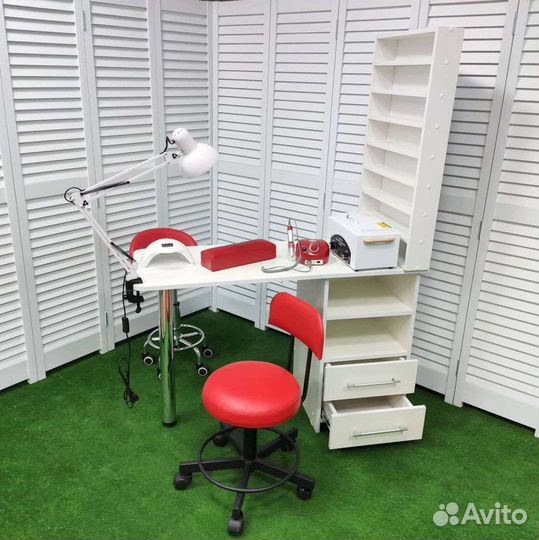 Маникюрный стол / комплект