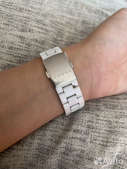 Часы guess