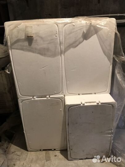 Контейнер с крышкой