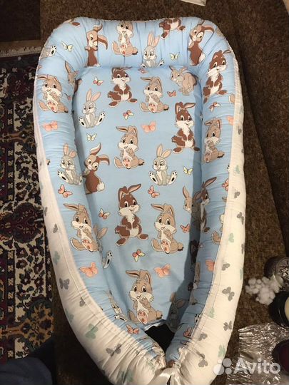 Детская кроватка с маятником