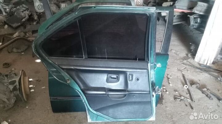 Дверь левая задняя бмв Е36