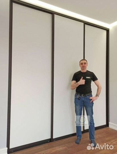 Узкий шкаф