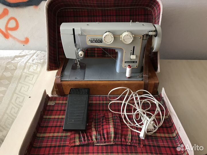 Швейная машинка Чайка 3 с кейсом