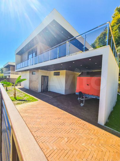 Коттедж 240 м² на участке 4 сот.