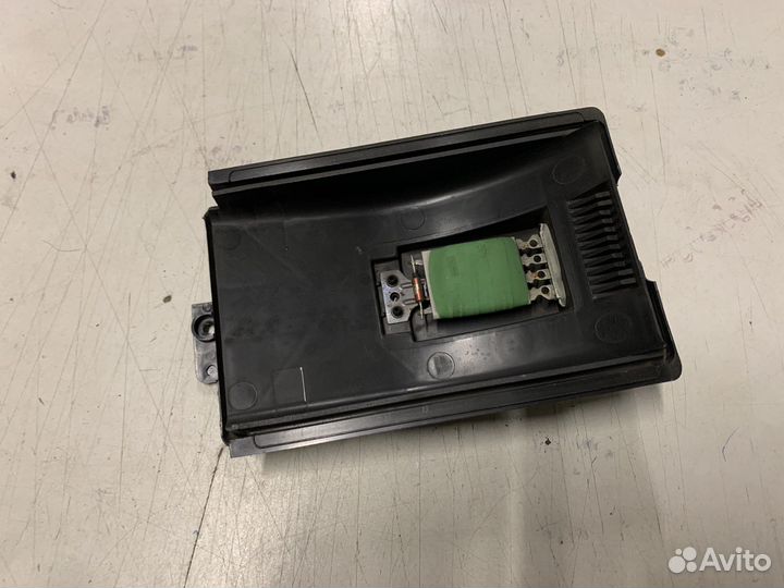 Резистор отопителя Skoda Octavia A4 Tour