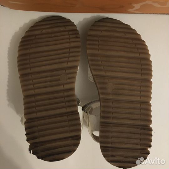 Босоножки на девочку р.27 б/у