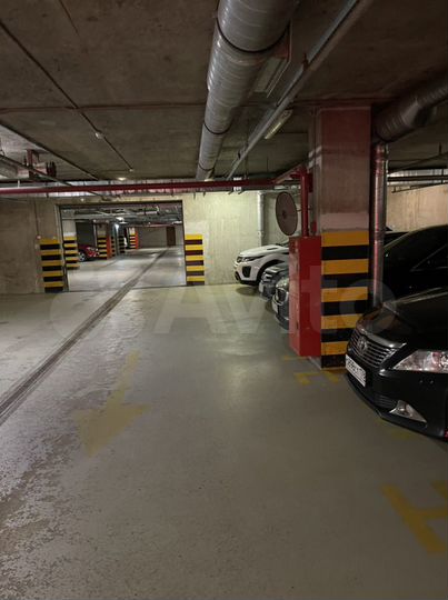 Машиноместо, 13 м²