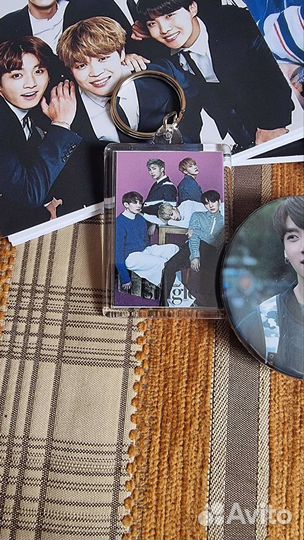 Продаю вещи с группой бтс