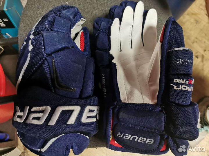Перчатки хоккейные