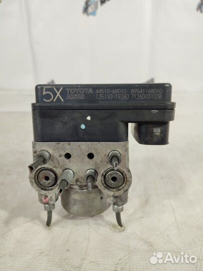 Блок abs Toyota Wish ZNE10 1ZZ-FE 2006