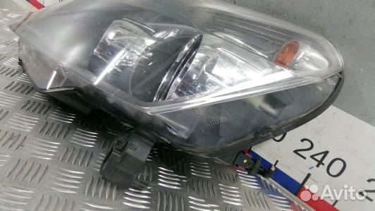 Фара левая opel zafira B (XEA06MR01)
