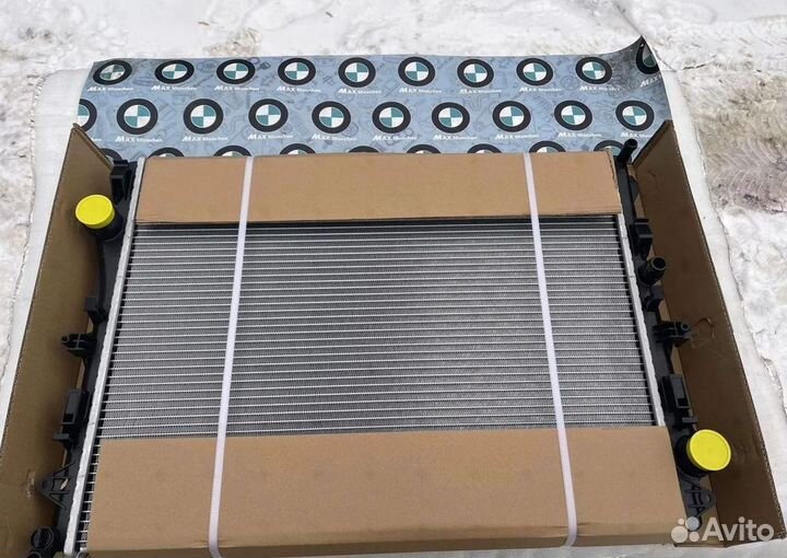 Радиатор охлаждения мерседес