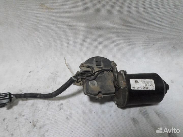 Моторчик стеклоочистителя передний Kia Sorento