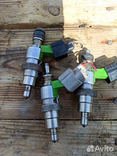 Форсунка топливная 1AZ 2AZ Toyota Avensis 2