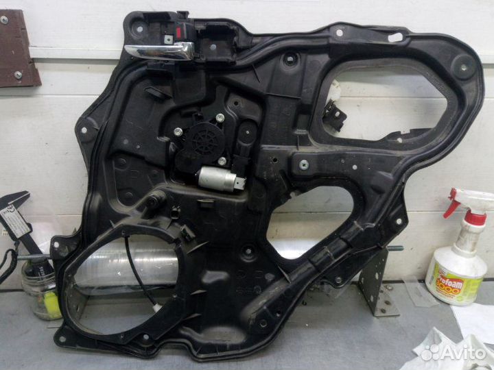 Стеклоподъемник задний правый Mazda Mazda 3 BK 1.6