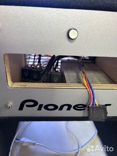 Профессиональный демонстративный стенд Pioneer