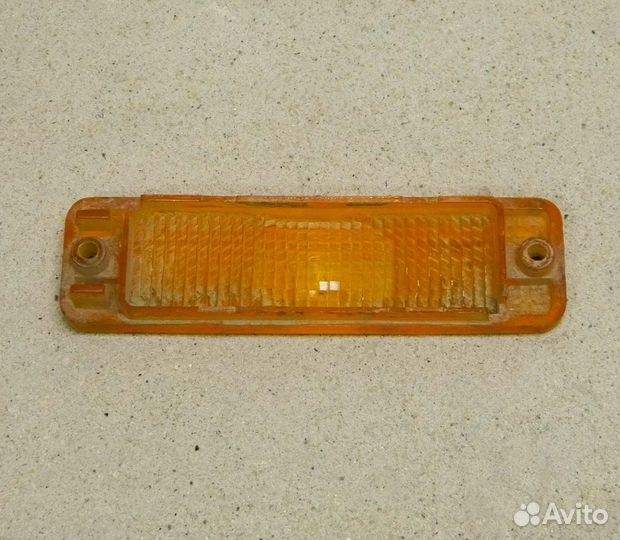 Катафот поворотника переднего VW Golf 2