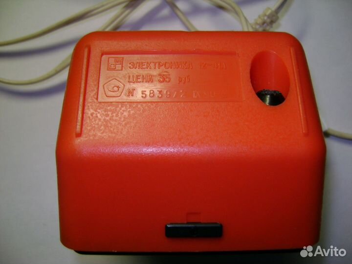 Часы электроника alpha настольные 12-41А