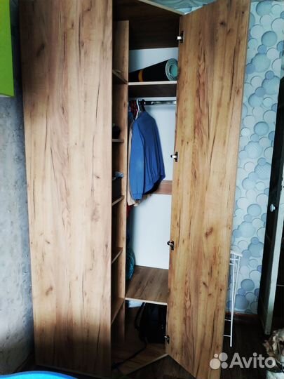 Угловой шкаф