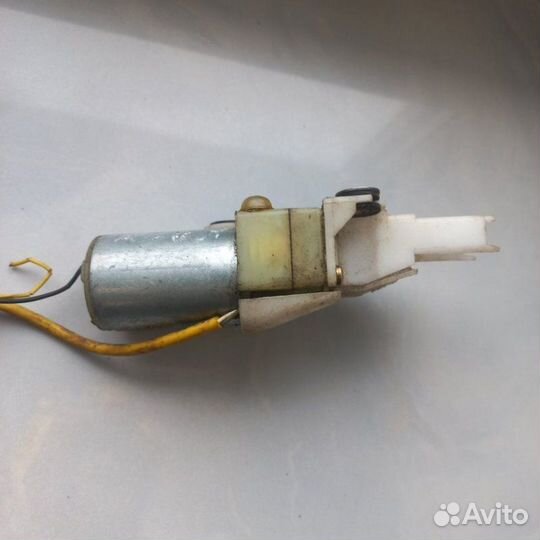 Механизм регулировки ремня безопасности Volkswagen