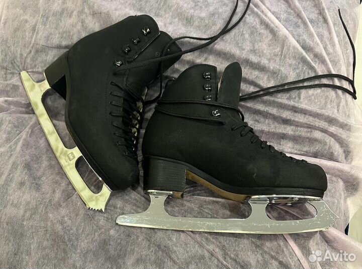 Фигурные коньки risport Excellence 245