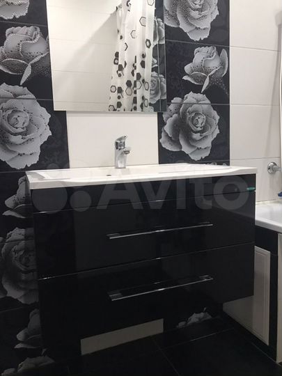 2-к. квартира, 60 м², 3/3 эт.