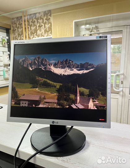 Монитор LG Flatron L1752S