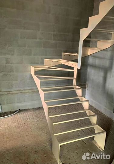 Обшивка ступеней Ясенем