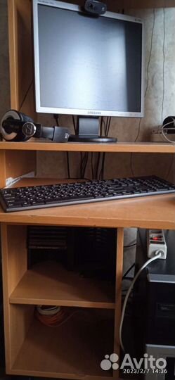 Стол компютерный