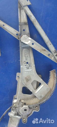 Стеклоподъемник передний правый Nissan Elgrand