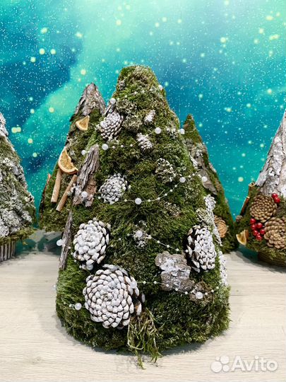 Новогодняя елочка из мха ручной работы