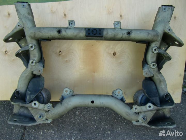 Мерседес Mercedes W212 подрамник