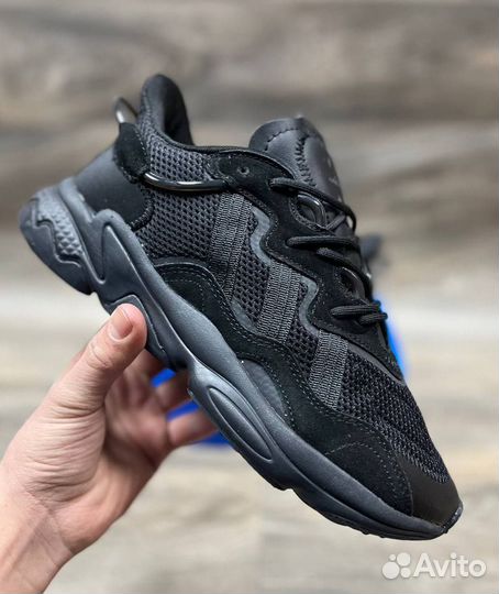 Кроссовки Adidas ozweego