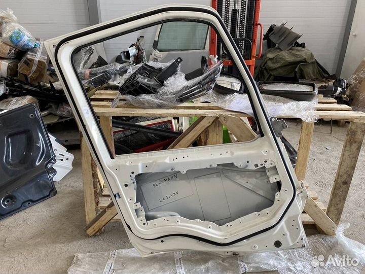 Дверь передняя левая Volvo FM5 84232860