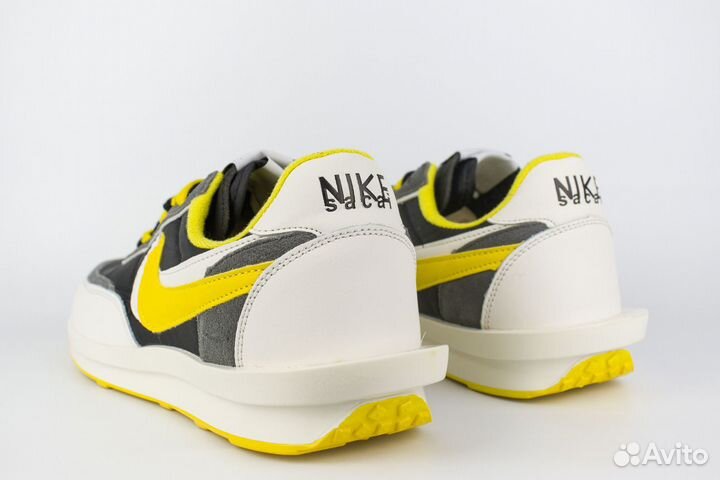 Nike Waffle Daybreak x sacai Black / Yellow