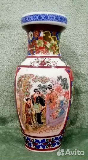 Ваза. Китай 70-е.Ручная роспись. Золочение