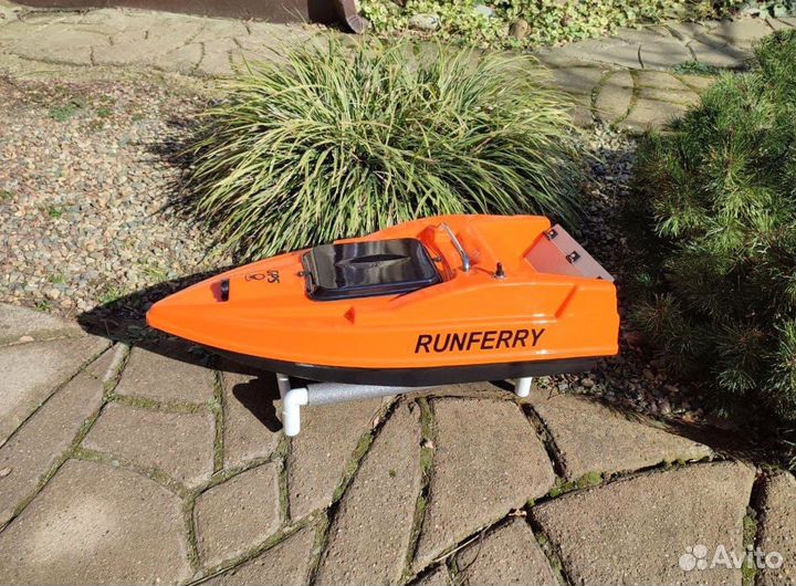 Прикормочный карповый кораблик Ранферри Solo V2