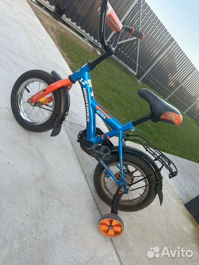 Детский велосипед четырехколесный 12 радиус колес